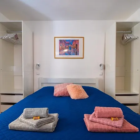 Rose Apartment
